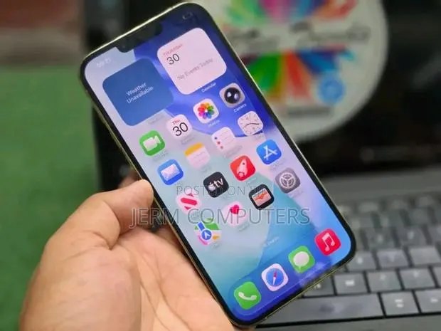 Apple iPhone 13 Pro Max 256 GB Gold · Photo 1