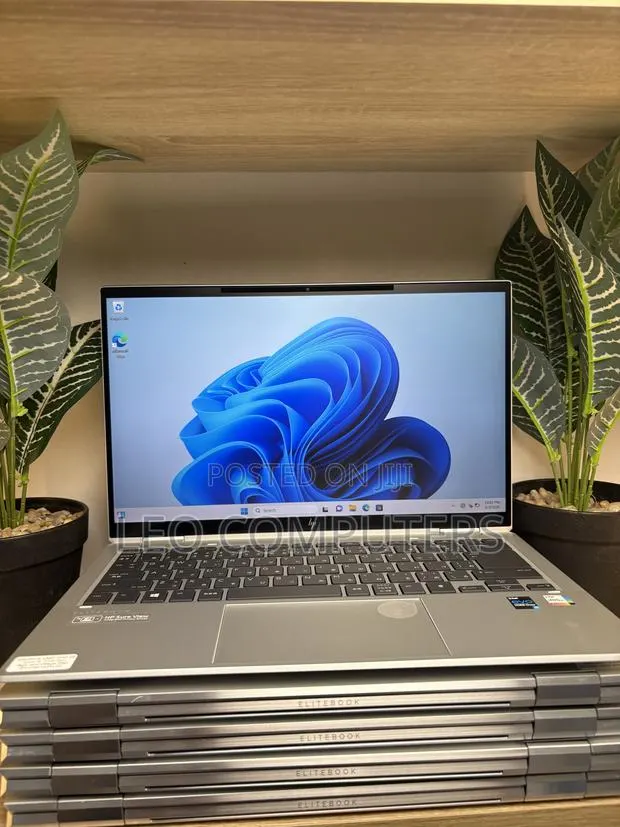 Laptop HP EliteBook 1040 G8 8GB Intel Core i5 SSD 256GB · Photo 1