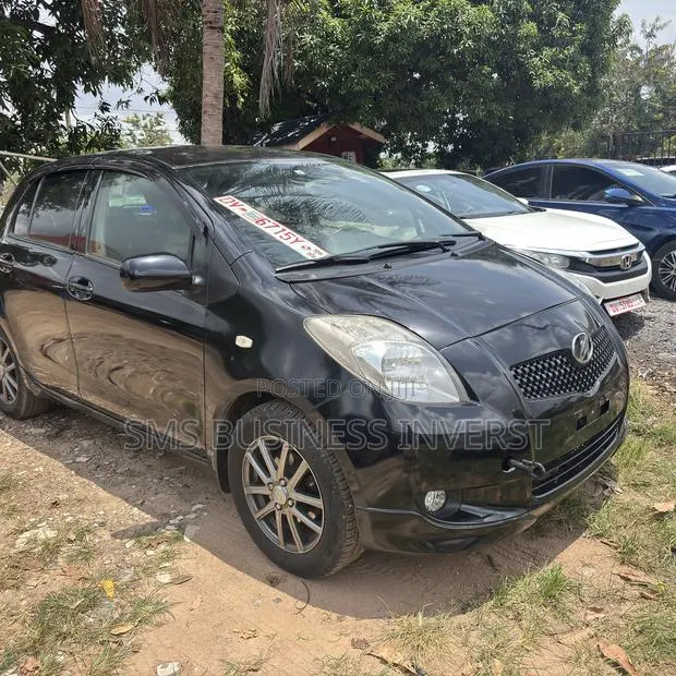 Toyota Vitz 1.3 AWD 5dr 2008 Black