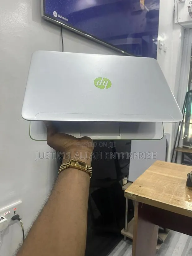 Laptop HP Stream 14 2GB AMD A4 SSD 32GB · Photo 1