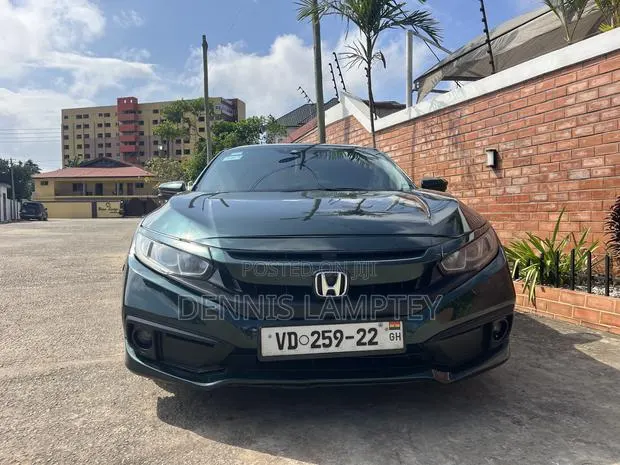 Honda Civic 2018 Green · Photo 1