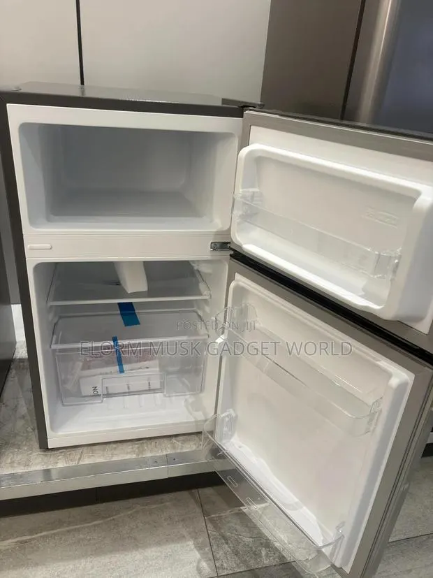 Amcon Tabletop Fridge · Photo 1