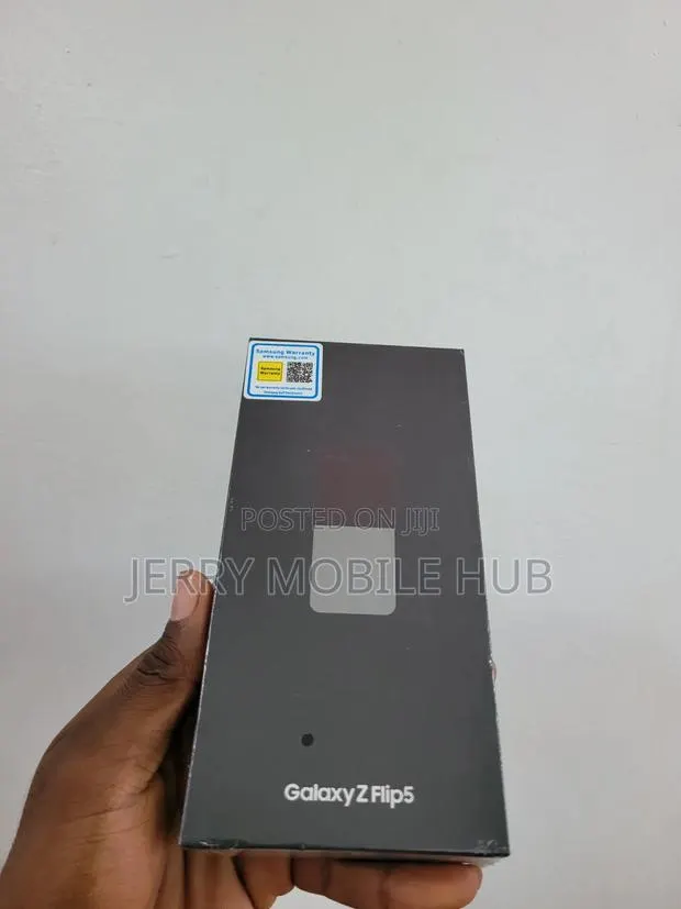 New Samsung Galaxy Z Flip 5 256 GB · Photo 1