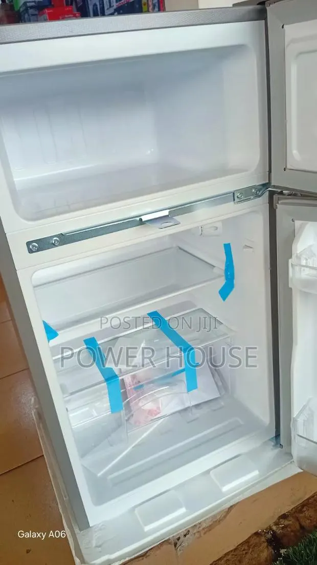 Roch RFR-110d-B Compact Fridge – Reliable Cooling · Photo 1