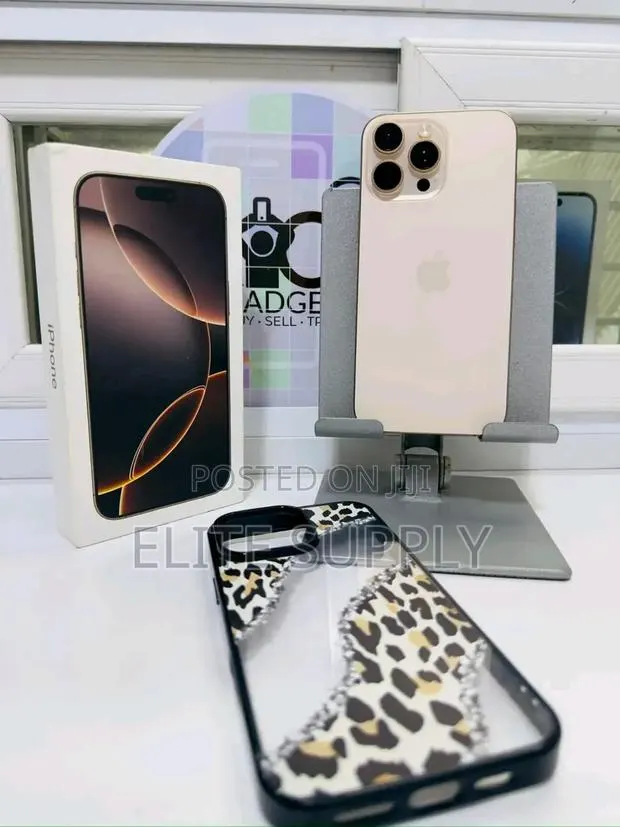 New Apple iPhone 16 Pro Max 256 GB Gold · Photo 1