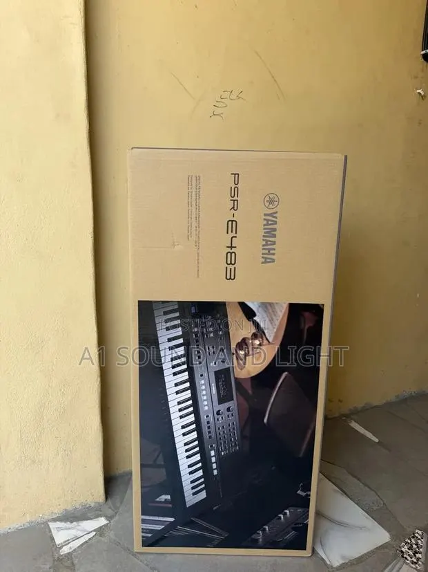 Yamaha PSR E483 61-Keys Keyboard [Free Bag] · Photo 1