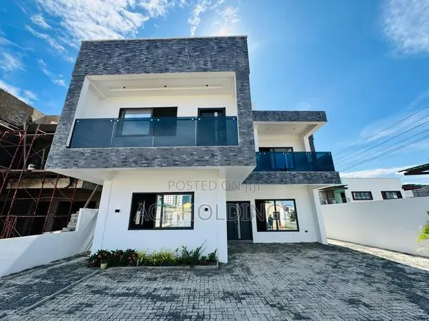 4bdrm House in Adjiringanor, Adjiriganor for sale · Photo 1