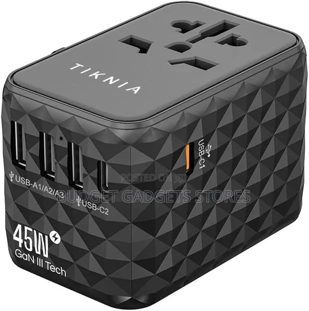 Universal Travel Adapter · Photo 1