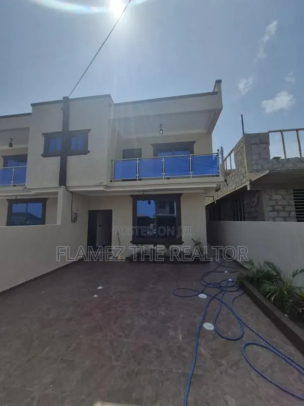 3bdrm Duplex in Acp Franco, Pokuase for sale · Photo 1