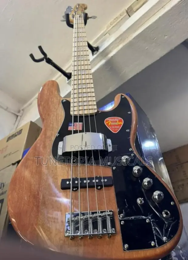 Fender Active 5-strings Jazz Bass Guitar · Photo 1