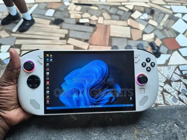 Lrnovo Legion Go S 2nd Gen 2025 · Photo 1