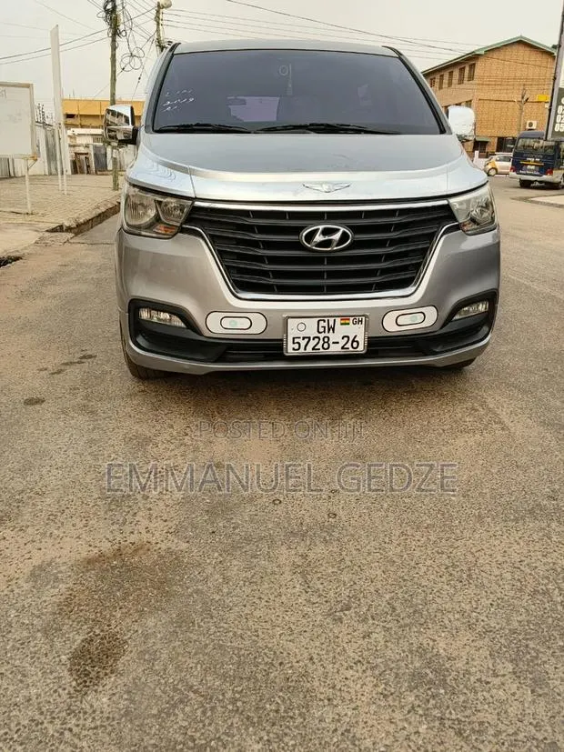 Mini Van - For Rent · Photo 1