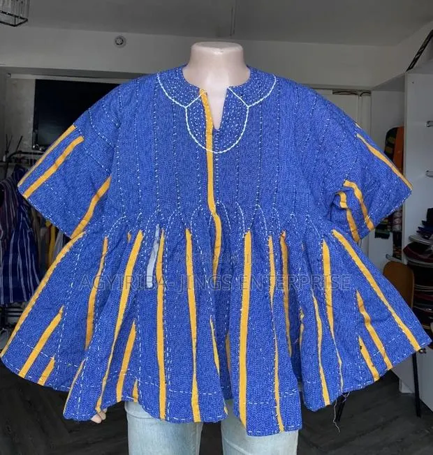 Blue and Yellow Smock · Photo 1