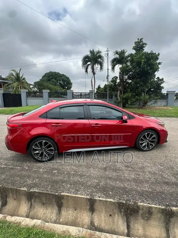 Toyota Corolla SE (1.8L 4cyl 2A) 2019 Red · Photo 1