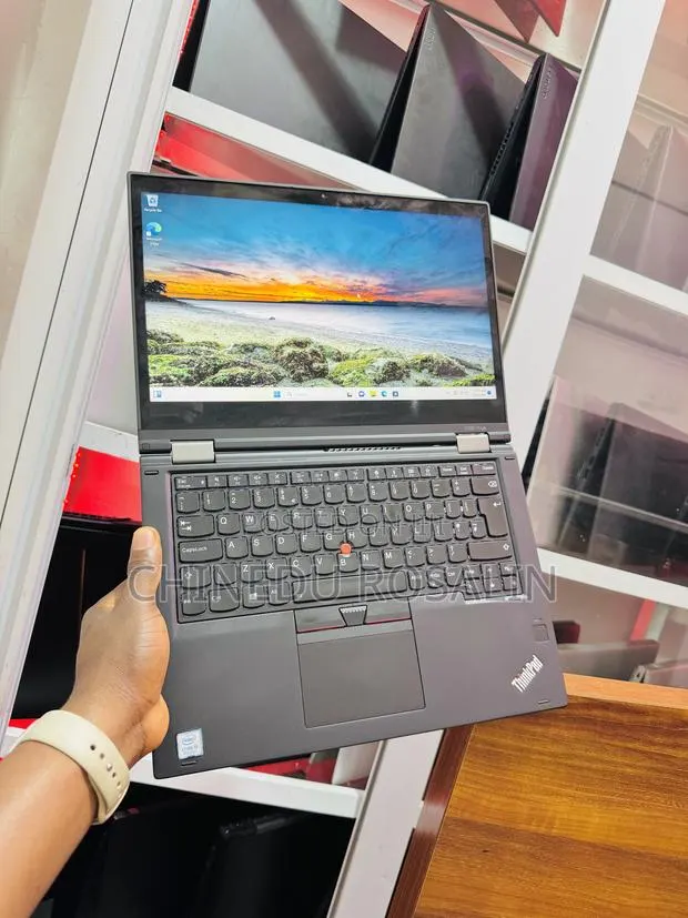 Laptop Lenovo ThinkPad X380 Yoga 8GB Intel Core i5 SSD 256GB · Photo 1
