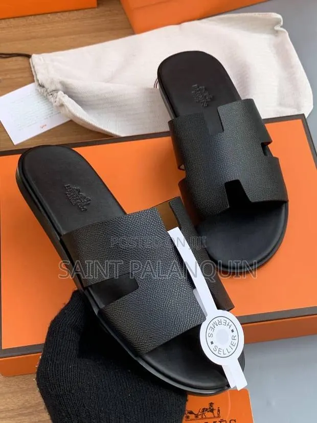 Quality Hermes Black Slippers · Photo 1