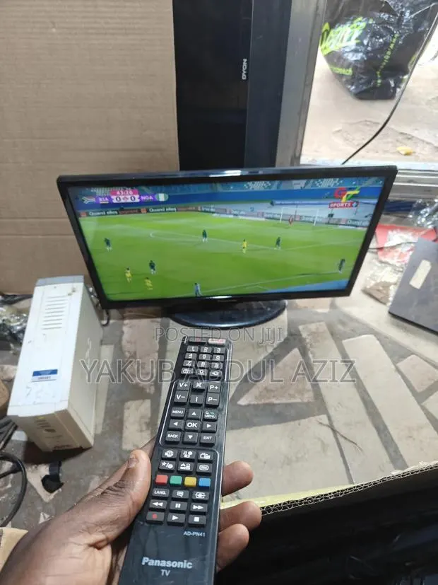 24 Inches Panasonic Digital TV Plus Remote · Photo 1