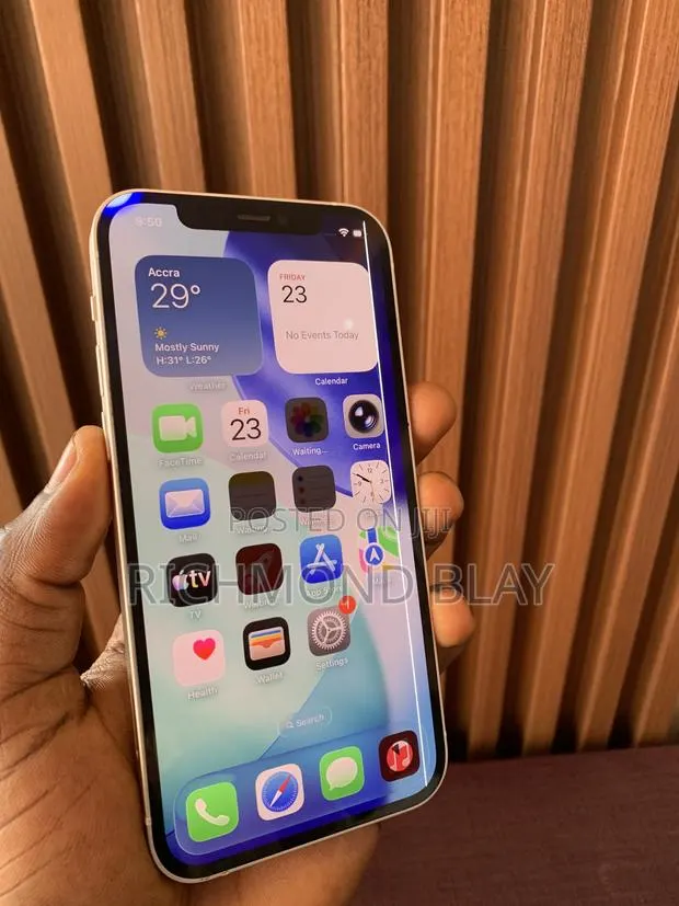 Apple iPhone 12 64 GB Gray · Photo 1