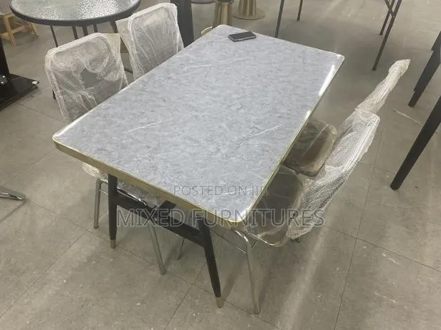 Dining Table With 4 Chairs · Photo 1