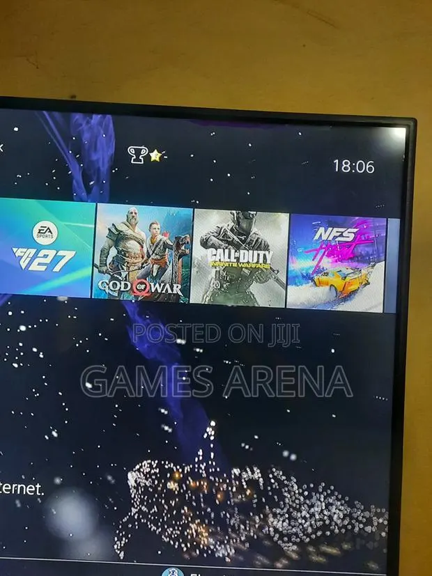 Ps4 Standard With FC 27 and 7 Other Games + 2 Controllers