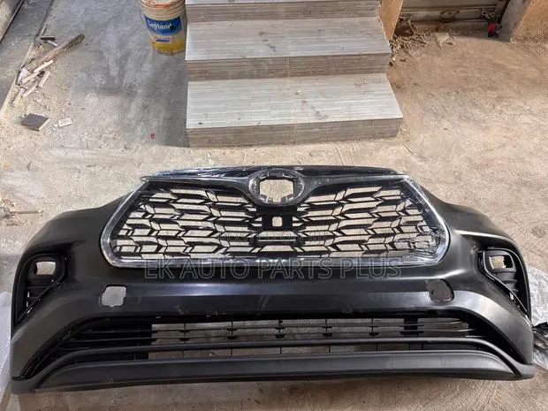 Toyota Highlander Front Bumper 2020 2021 2022 · Photo 1