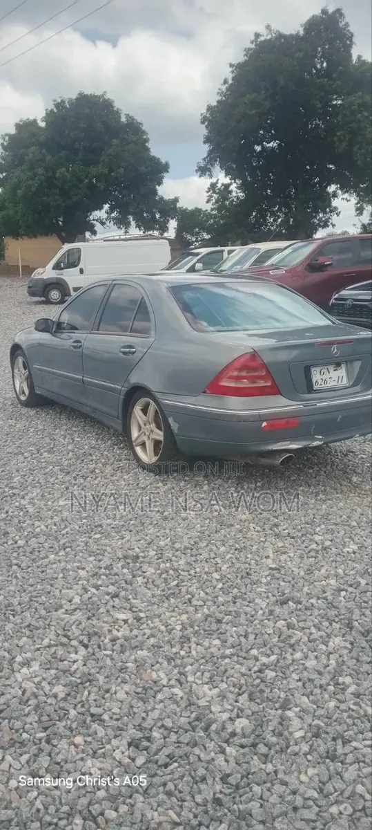 Mercedes-Benz C-Class 2007 Gray · Photo 1