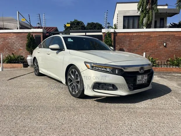 Honda Accord Sport 2018 Beige · Photo 1