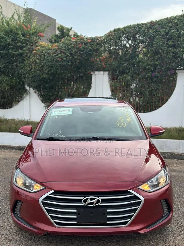 Hyundai Elantra Value Edition Sedan FWD (2.0L 4cyl 6A) 2017 Red · Photo 1