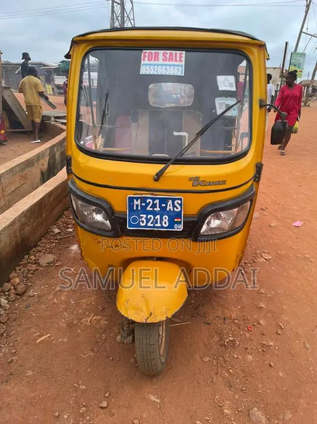 TVS King Deluxe Plus iTouch Start 2021 Yellow · Photo 1