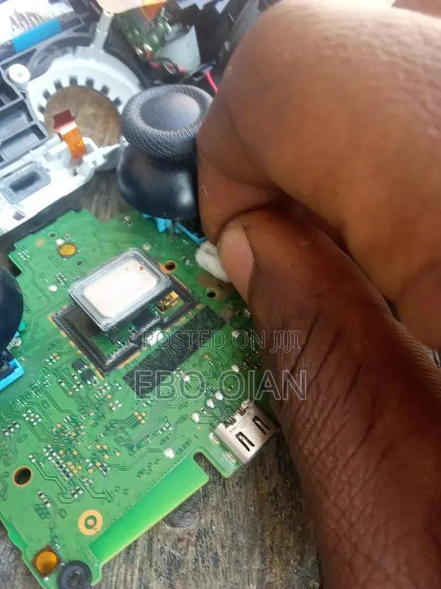 Console Repairs Services · Photo 4