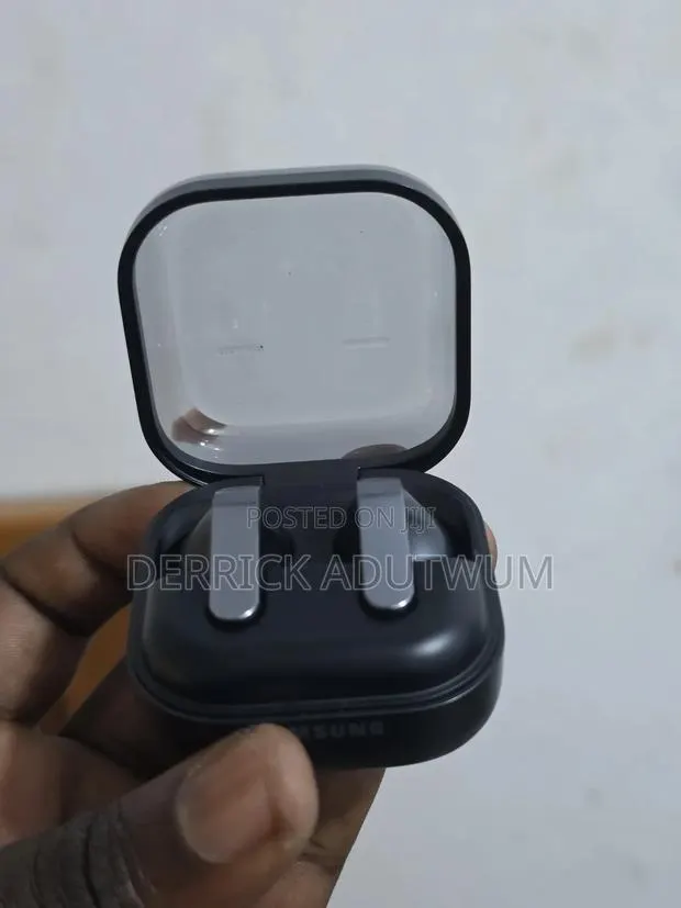 Samsung Galaxy Buds 4 · Photo 1