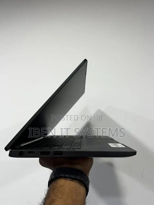 Laptop Dell Latitude 5300 8GB Intel Core i7 SSD 256GB · Photo 1