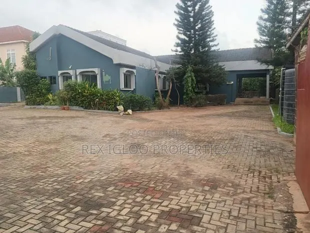 8bdrm House in Adjinganor, East, Accra Metropolitan for rent · Photo 1