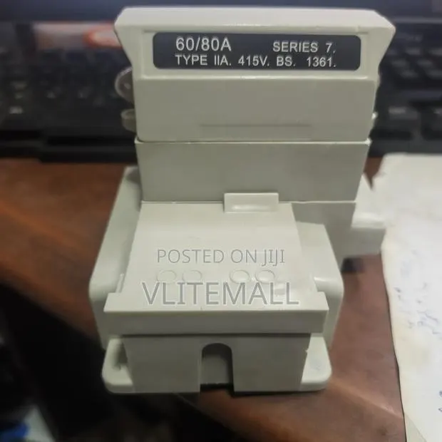 Cut Out Fuse 60a/80a Fuse · Photo 1