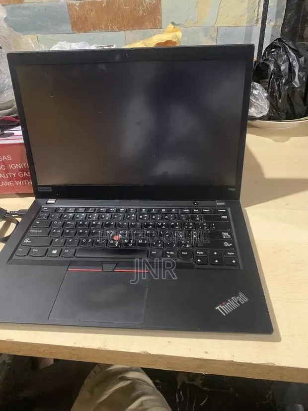 Laptop Lenovo ThinkPad T490s 12GB Intel Core i7 SSD 256GB · Photo 1