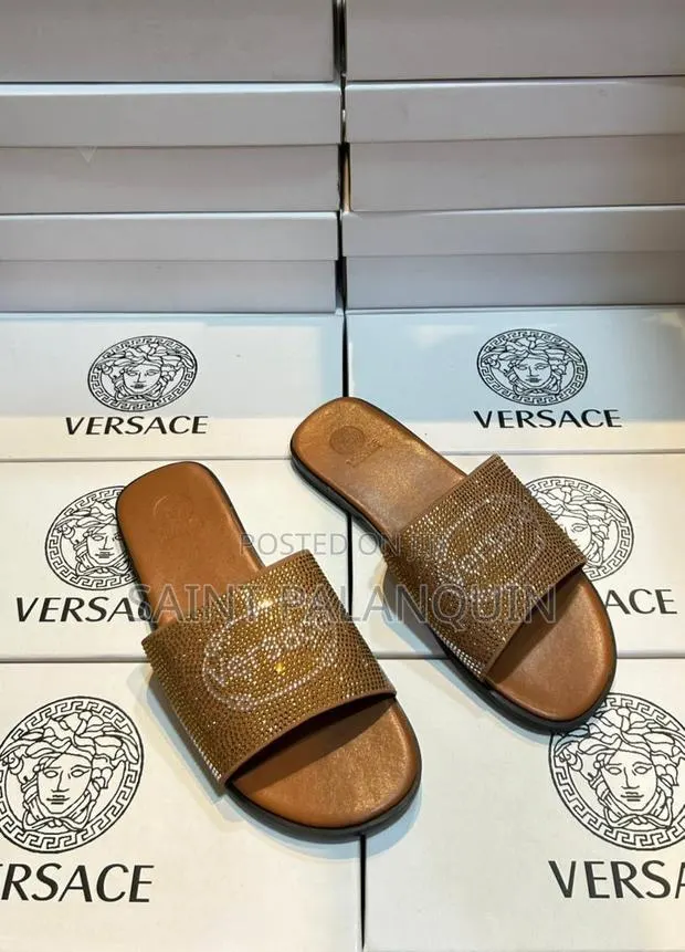 Versace Quality Easy Wear · Photo 1