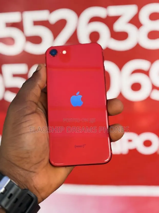 Apple iPhone SE (2020) 64 GB Red · Photo 1