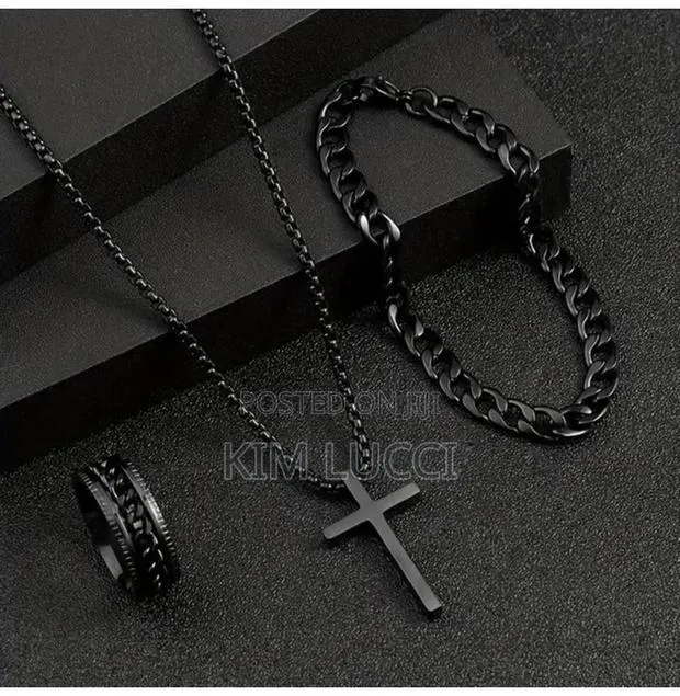 Elegant Pendant Necklace · Photo 1