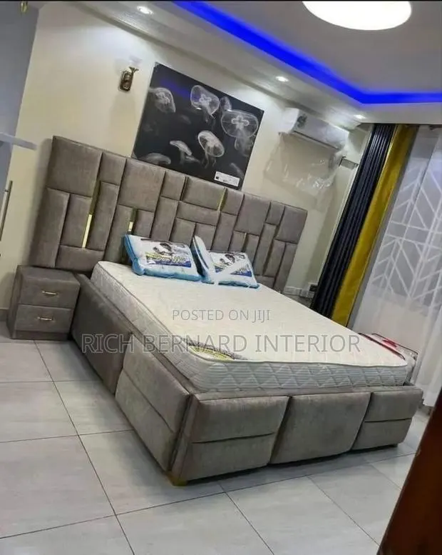 Luxury Queen Size Bed Frame · Photo 1