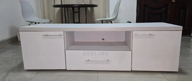 TV Console · Photo 1
