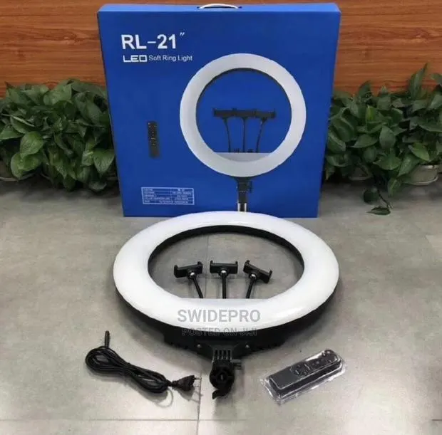 21 Inches Ringlight With Stand, Bag and Remote · Photo 1