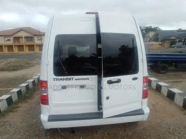 Ford Transit Connect 2010 White · Photo 1
