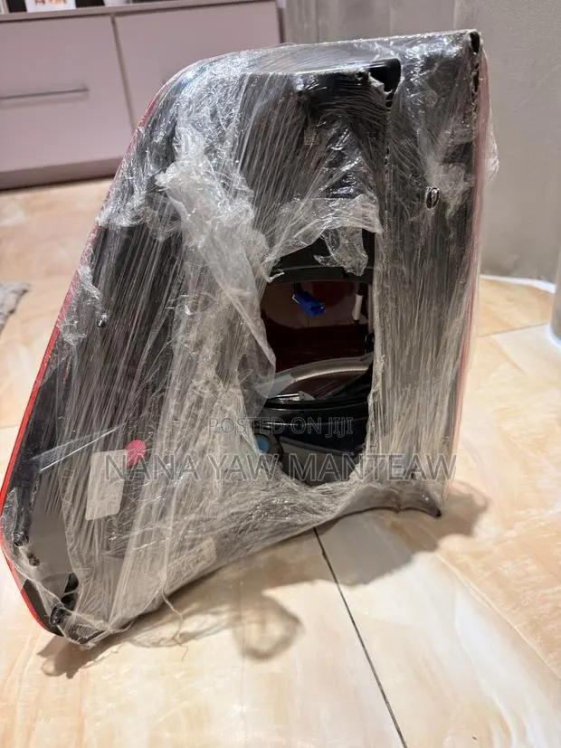 Ford F-150 Passenger-Side Taillight · Photo 1