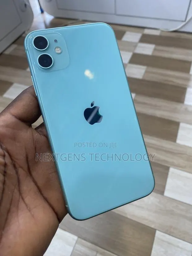 Apple iPhone 11 256 GB Green · Photo 1