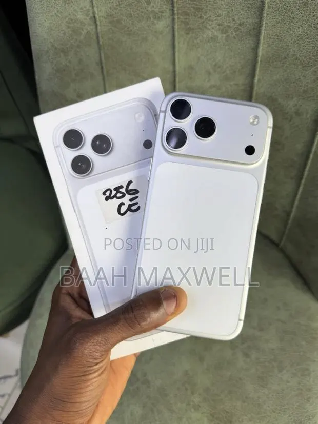 Apple iPhone 17 Pro Max 256 GB White · Photo 1