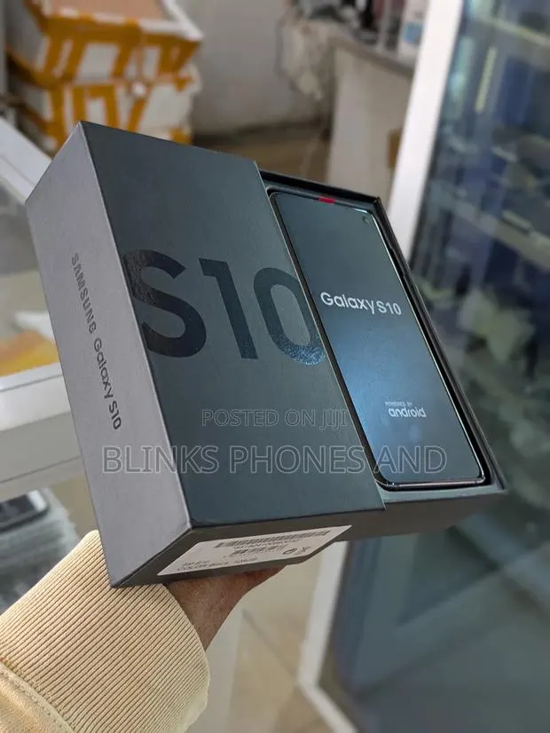 New Samsung Galaxy S10 128 GB Black · Photo 1