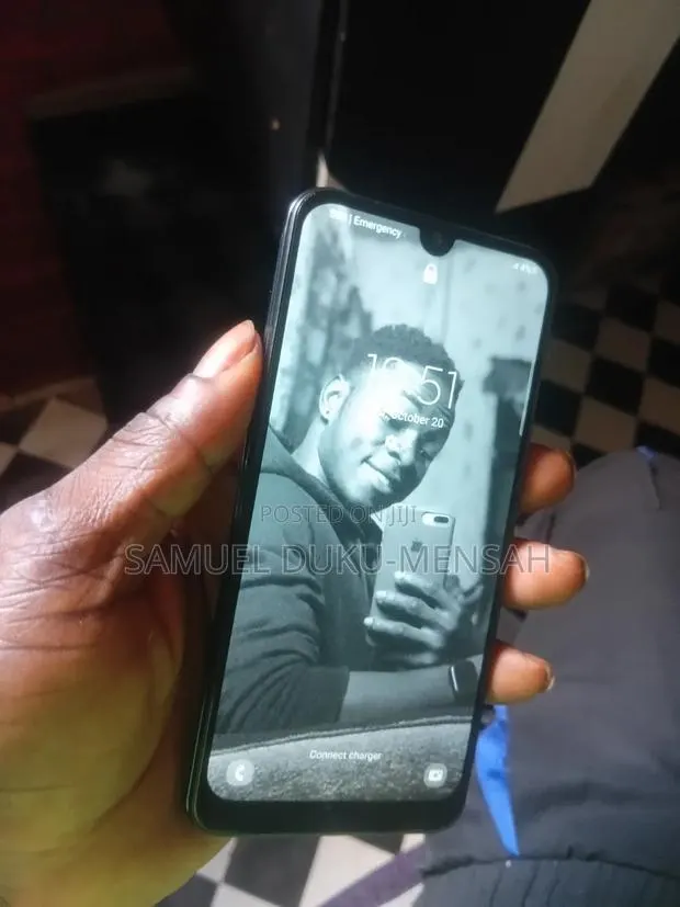 Samsung Galaxy A40 64 GB Black · Photo 1