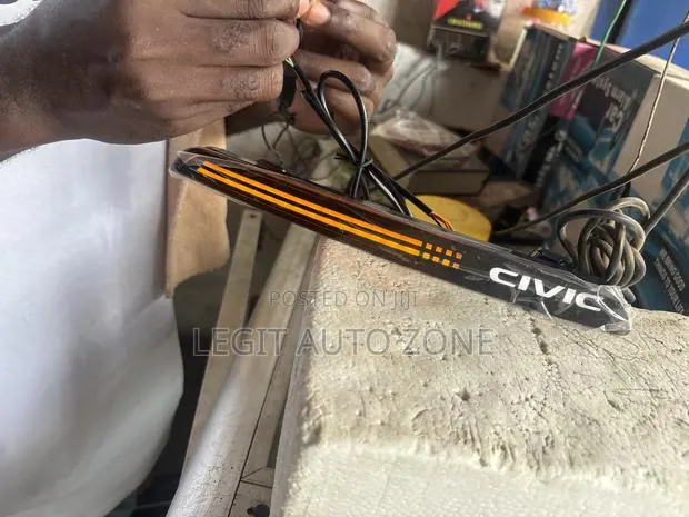 Honda Civic 2022,2023,2024,Back Bumper Reflector · Photo 1