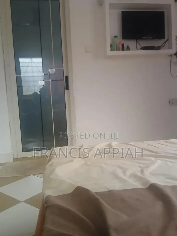 4bdrm House in Owner, Nsawam Adoagyiri Municipal for sale · Photo 8