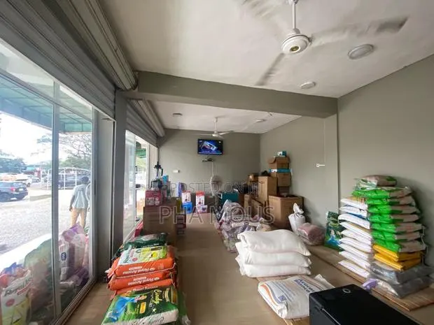Double Shop for Rent · Photo 1